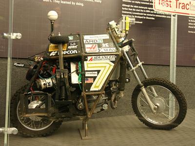 Топ-9 автомобилей, умеющих ездить без водителя