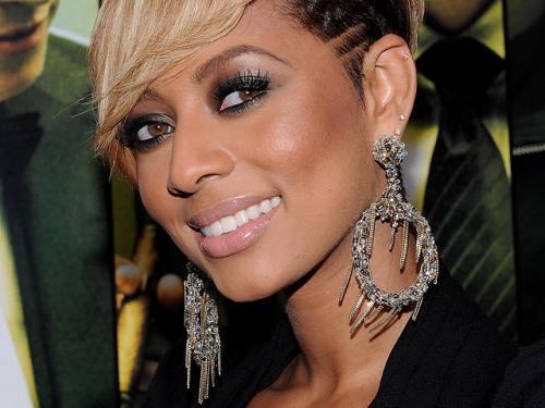 Звездный пирсинг: у кого что проколото