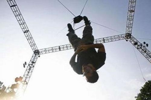 Британский иллюзионист завис на три дня над Нью-Йорком