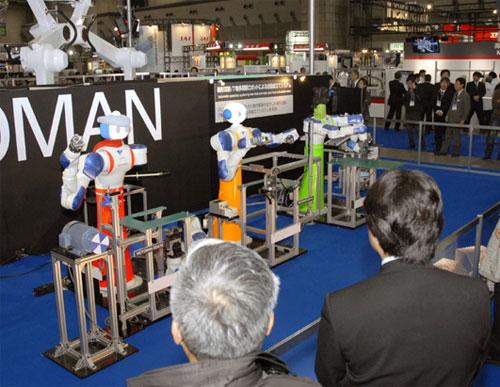 Роботы захватили Японию