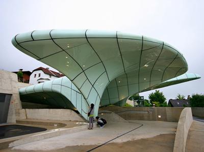 Самые странные железнодорожные станции в мире