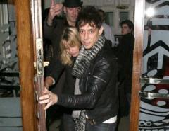 Кейт Мосс  сменила наркотики на алкоголь