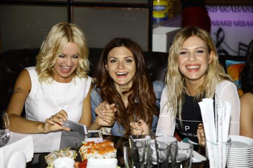 Выпускники «Фабрики звезд» устроили караоке-битву