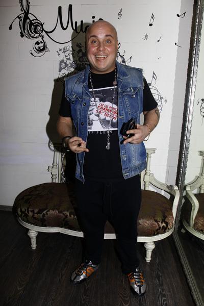 Выпускники «Фабрики звезд» устроили караоке-битву