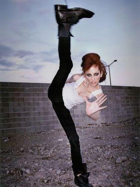 Еще одно важное звено в лечении больных анорексией - лечебное питание, основанное на сбалансированном и постепенном повышении калорийности еды.