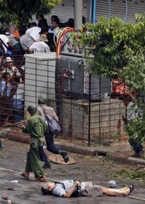 Журналист заснял в Мьянме собственную смерть