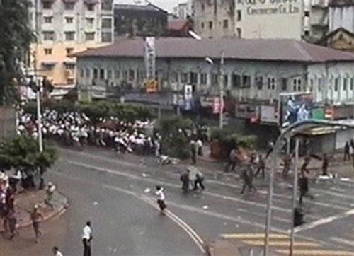 Журналист заснял в Мьянме собственную смерть