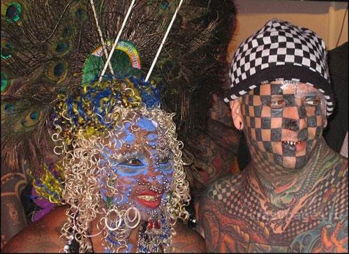 Женщина-«дырокол» попала в книгу рекордов Гинесса