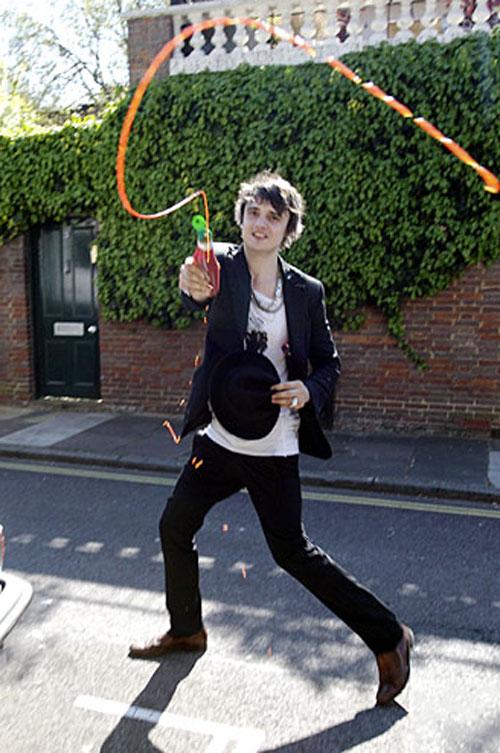 Жених Кейт Мосс перешел в наступление на папарацци