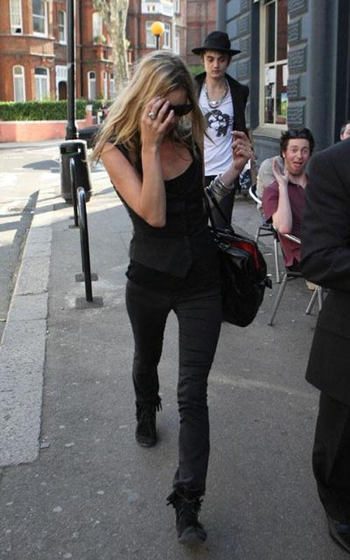 Жених Кейт Мосс перешел в наступление на папарацци