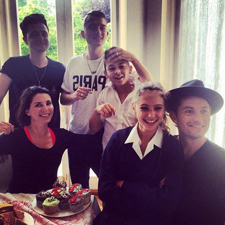 Внебрачные дети звезд, которых не признают их знаменитые отцы