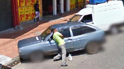 Самые странные уличные фото, снятые Google Street View