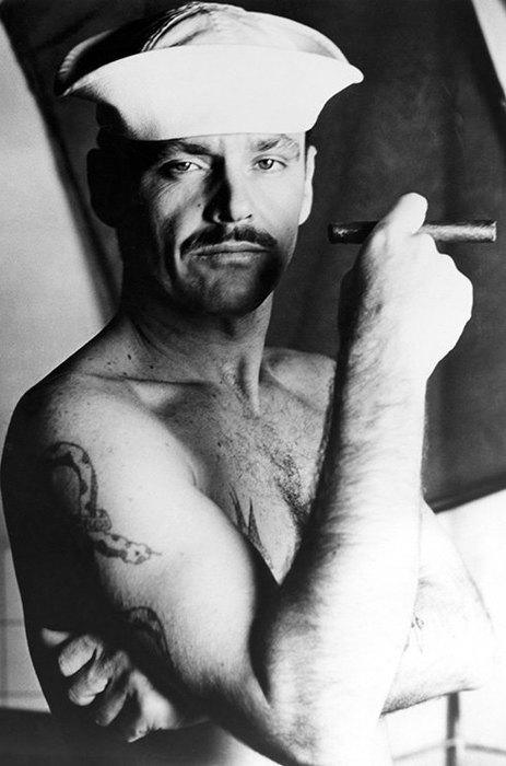 Самые заядлые бабники среди знаменитостей