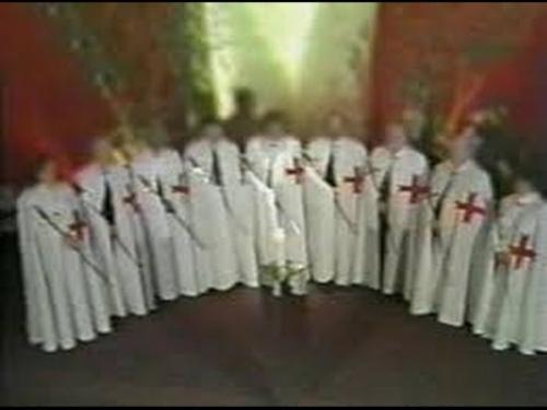 Самосожжения, убийства, жертвоприношения: самые жуткие секты мира