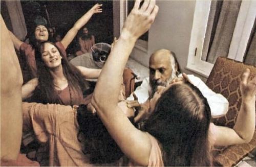 Самосожжения, убийства, жертвоприношения: самые жуткие секты мира