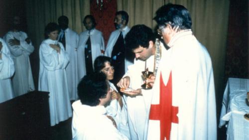 Самосожжения, убийства, жертвоприношения: самые жуткие секты мира