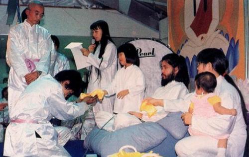 Самосожжения, убийства, жертвоприношения: самые жуткие секты мира