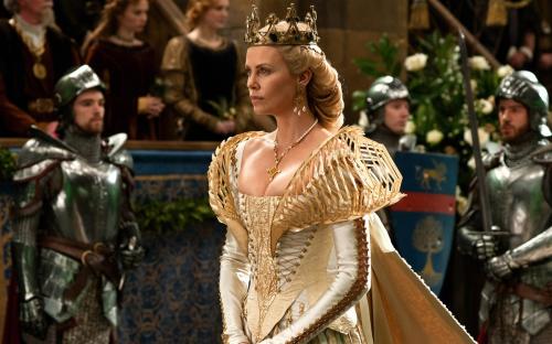 10 самых сексуальных кинозлодеек