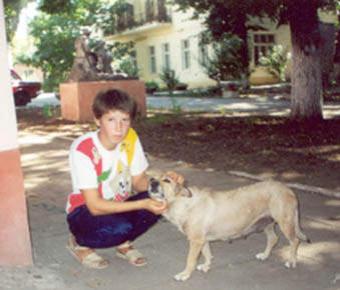 Ошеломительные истории о детях, выросших среди животных