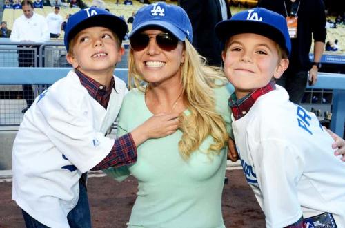 Богатые тоже платят: 15 самых больших звездных алиментов на детей