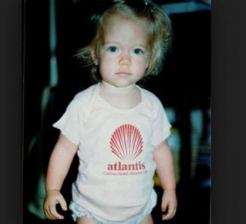 Как выглядели известные супермодели в детстве и юности