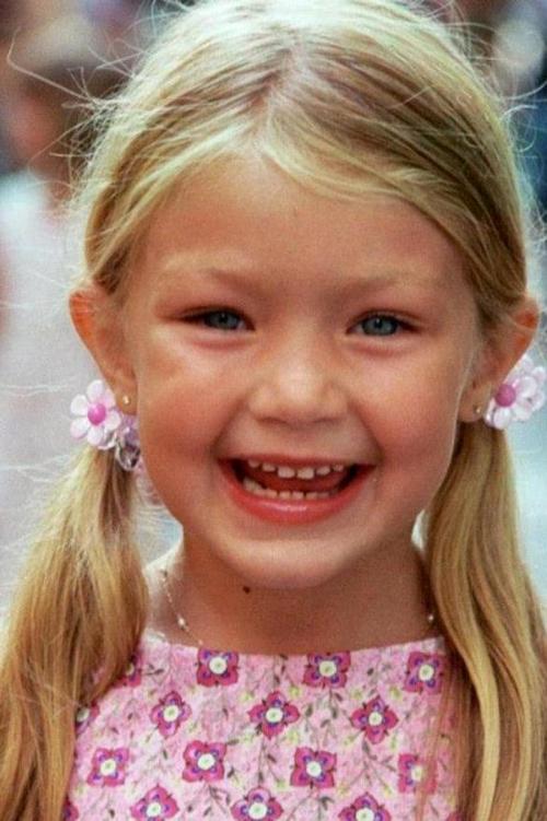 Как выглядели известные супермодели в детстве и юности