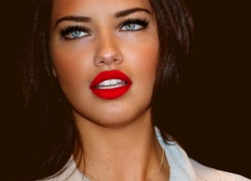 Как выглядели известные супермодели в детстве и юности