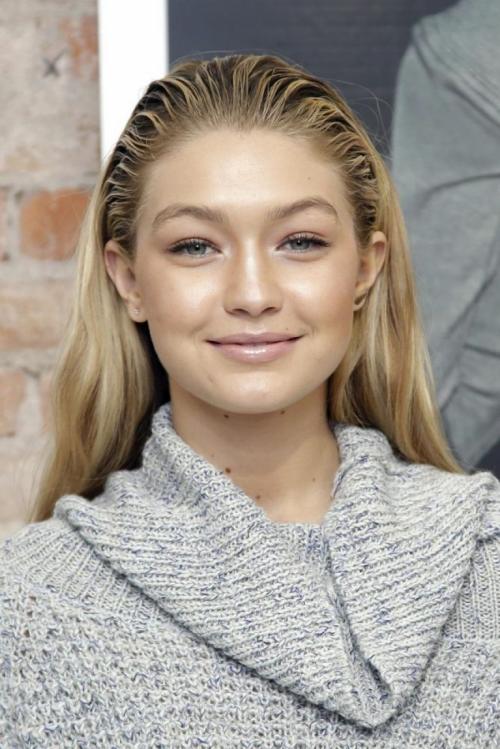 Как выглядели известные супермодели в детстве и юности