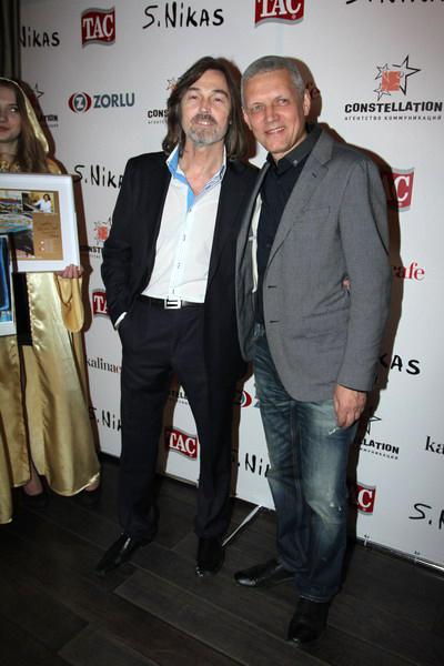 Никас Сафронов устроил публичный день рождения