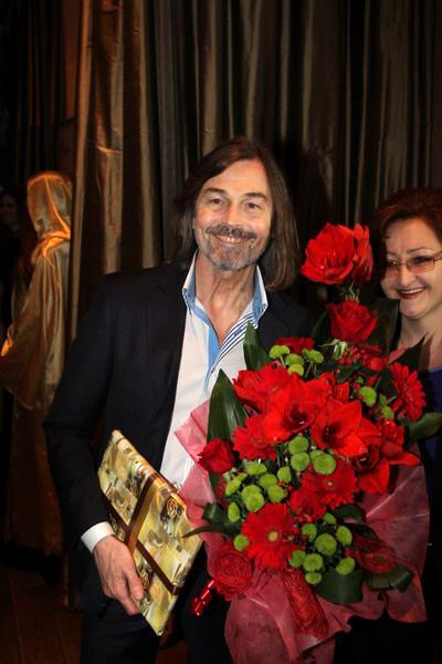 Никас Сафронов устроил публичный день рождения