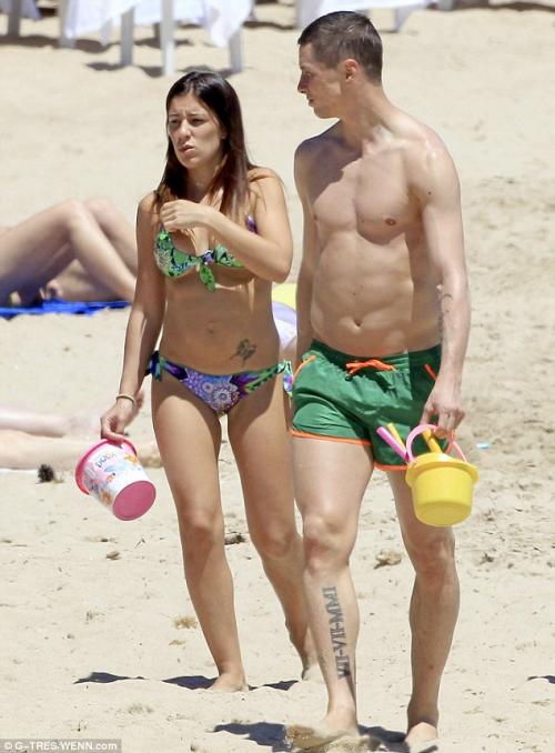 Самые знаменитые футболисты ЧМ 2014: чьи жены и подруги красивее