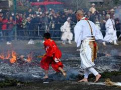 Японцы ходят по горячим углям