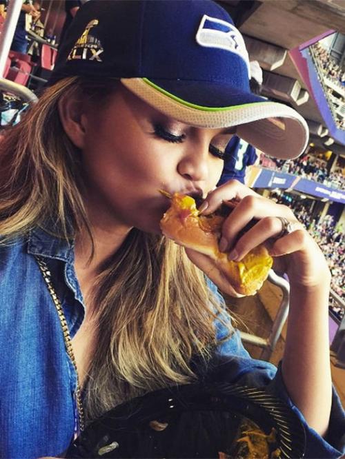 Знаменитости, которые любят фастфуд