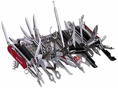 Перочинный ножик швейцарской фирмы Wenger включает в себя 85 инструментов. Его длина - 23 см, масса - почти килограмм.