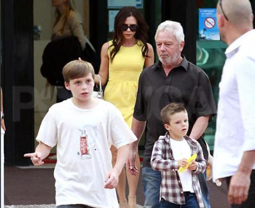 Звёзды отдыхают семьями