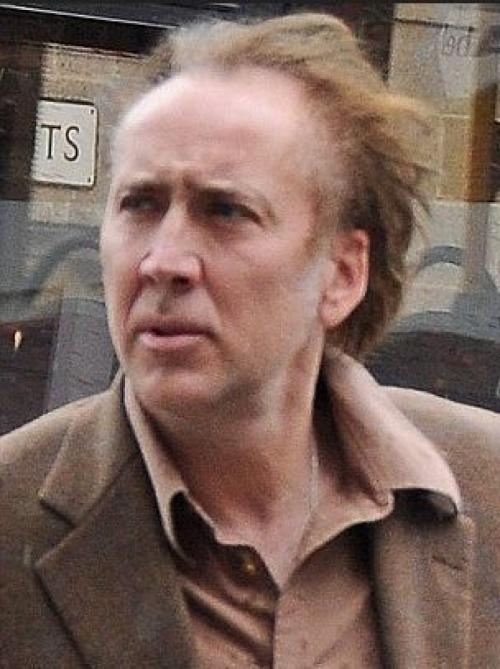 Облысевшие знаменитости, пойманные папарацци без париков