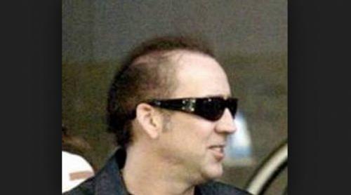 Облысевшие знаменитости, пойманные папарацци без париков