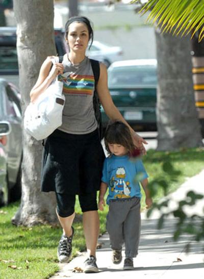 Имена звездных детишек: как родители до этого додумались