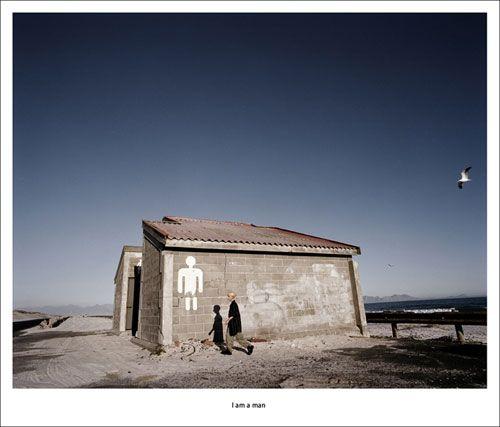 Редкая болезнь художника сделала его похожим на инопланетянина