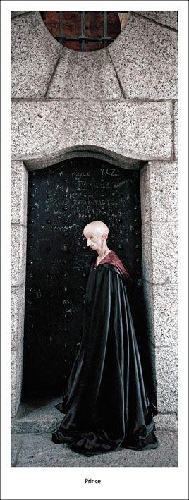 Редкая болезнь художника сделала его похожим на инопланетянина