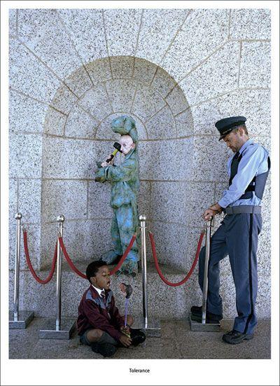 Редкая болезнь художника сделала его похожим на инопланетянина