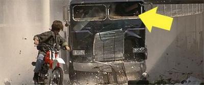 Непростительные ляпы в кино, которые вы могли не заметить