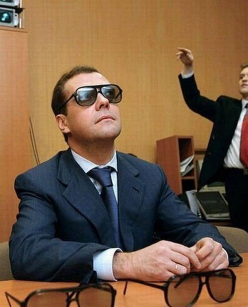 Политики тоже "отжигают"…