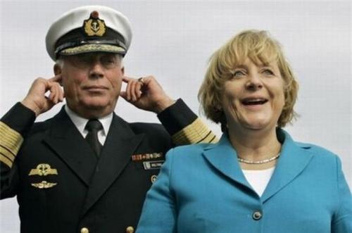 Политики тоже "отжигают"…