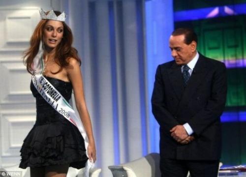 Политики тоже "отжигают"…