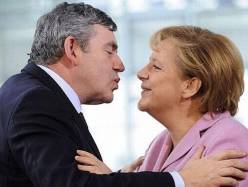 Политики тоже "отжигают"…