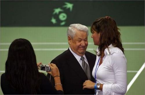 Политики тоже "отжигают"…