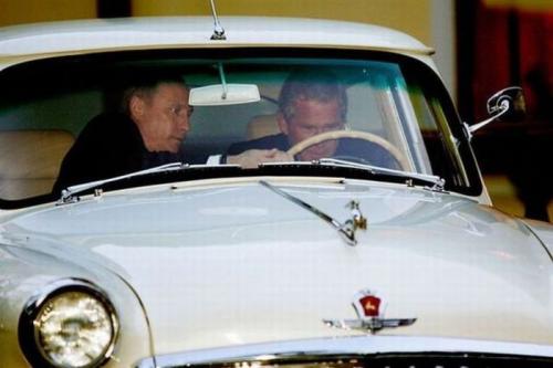 Политики тоже "отжигают"…