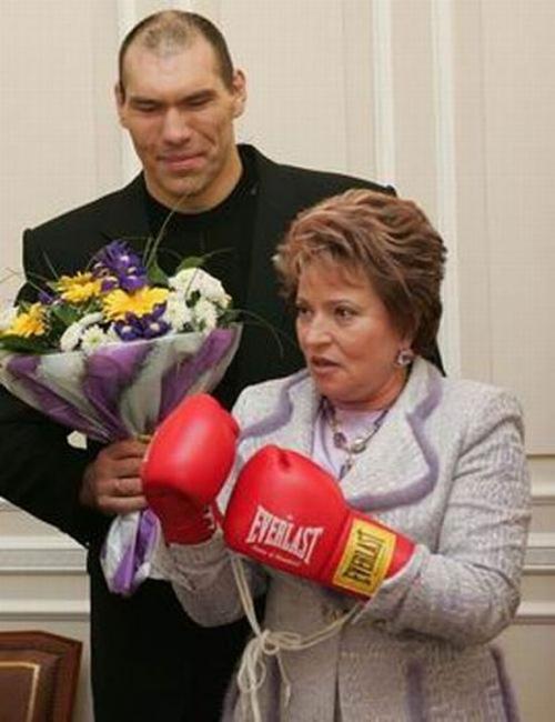 Политики тоже "отжигают"…