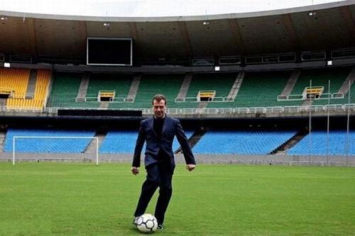 Политики тоже "отжигают"…